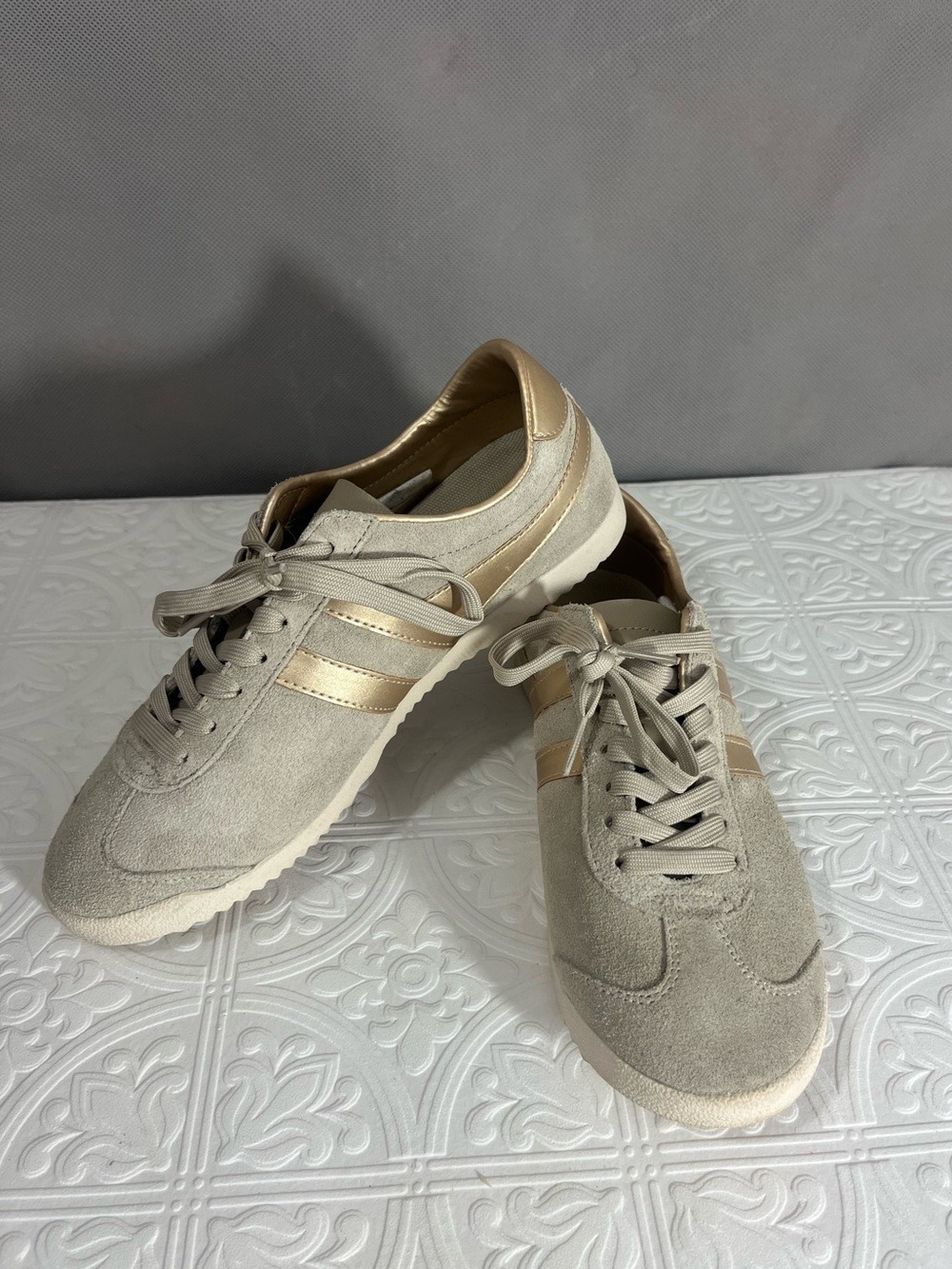 Gola Classics Women’s Bullet Pearl Sneakers Retro low top Suede beige gold 8.5 - Picture 10 of 14